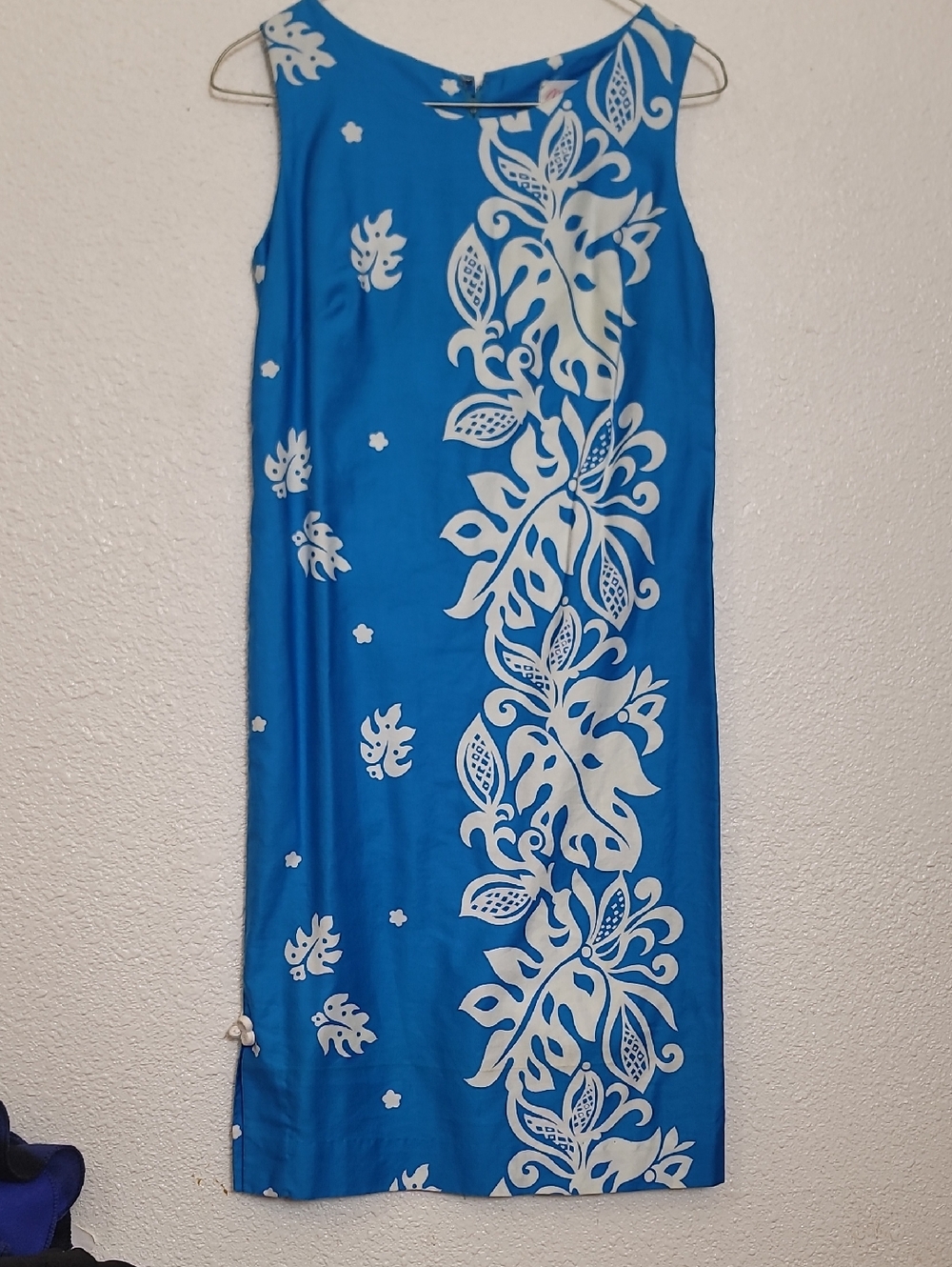 Vintage Malihini Hawaiian dresses from the 1960s